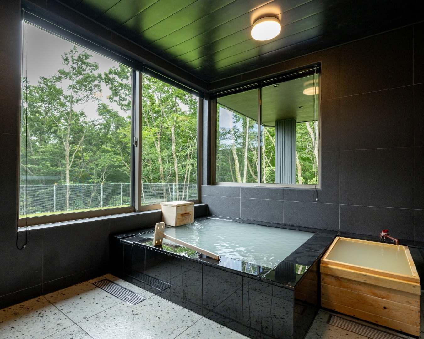 優床フロアコーティングしている四季の宿こよみ様